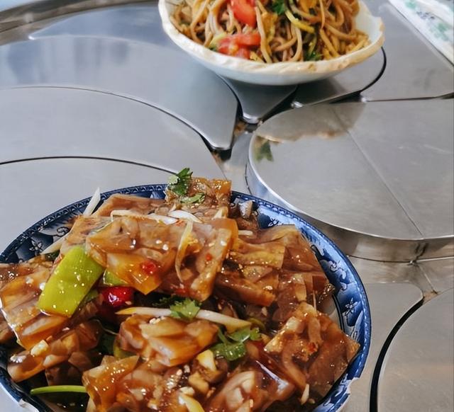 天津市|5个天津人来内蒙古，不听劝在景区点了3菜1汤，结账时以为看花眼