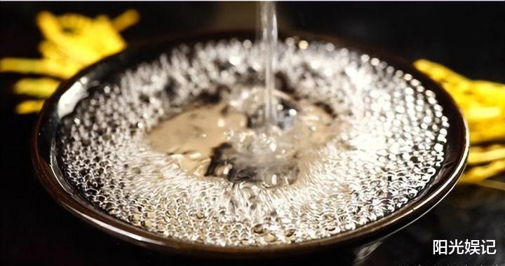 空腹|在生活中这6种情况下千万不能喝酒，醉得快还丢人，建议了解清楚