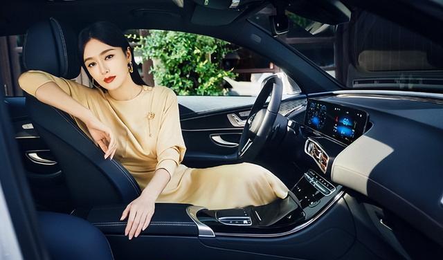 秦岚|27岁身家过亿,住2000万豪宅开奔驰买菜,秦岚得到了baby的尊重