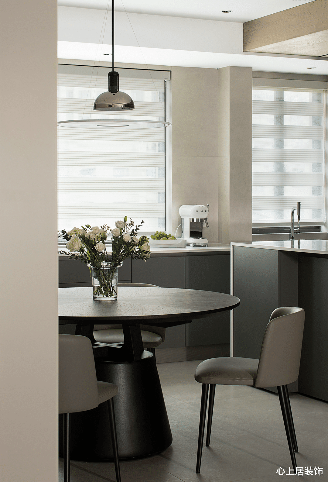 229㎡复式极简,以简约线条构筑奢华雅致