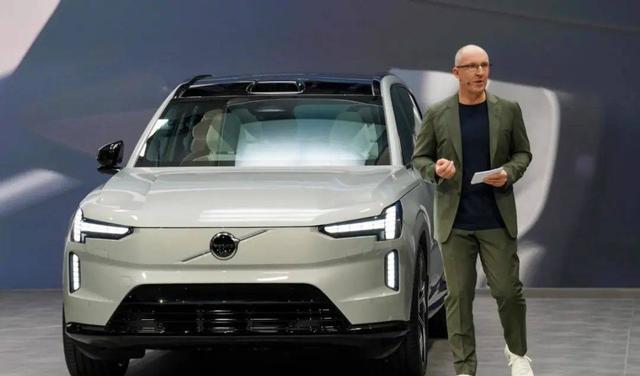 沃尔沃发布新一代旗舰SUV,号称最安全的纯电车