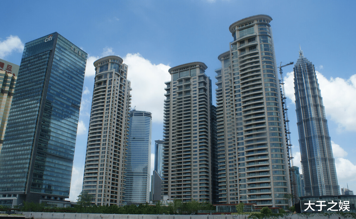 汤臣一品业主称9500万买的房粪水倒灌，屋内多处裂缝