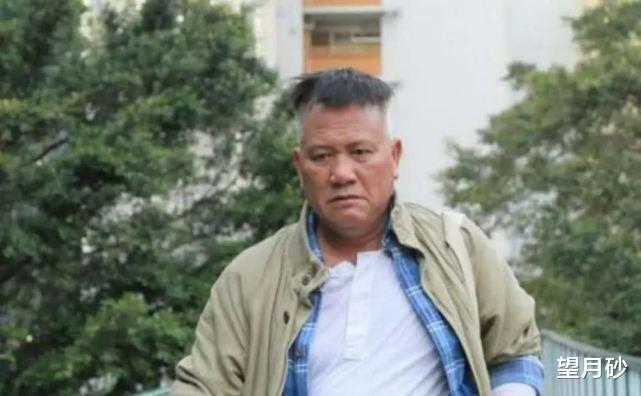 沉香如屑|8位过气明星生存状态：有的在火锅店当服务员，有的在夜总会谋生