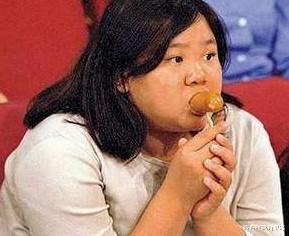 郑欣宜 一顿饭吃7个鲍鱼，从200斤减肥到108斤，现在郑欣宜怎么样了？