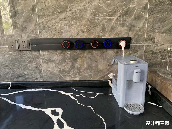 “轨道插座”值不值得入手?用了快一年,和大家谈谈使用体验感