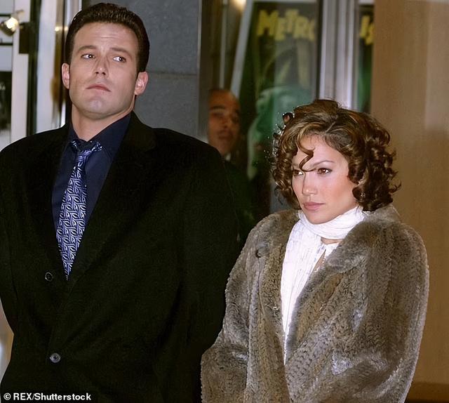 豪宅|4亿豪宅内部被曝光！詹妮弗与“蝙蝠侠”的婚房，内带宾馆美容院