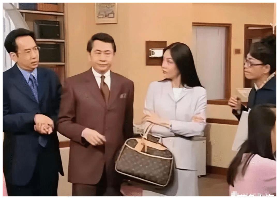 杨幂|满脸疲惫的杨幂，这次不灵了？