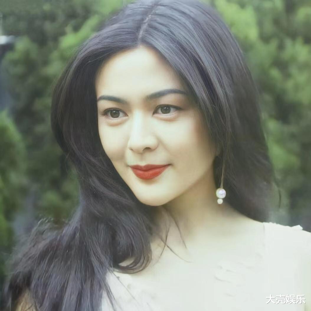 关之琳|关之琳近照曝光，身材走样仪态显老不及刘嘉玲，美人迟暮令人感慨