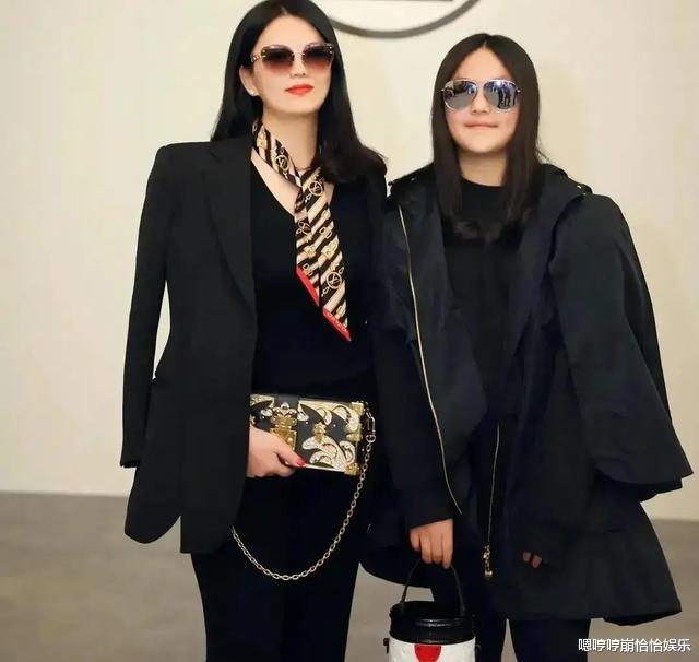 李湘|李湘为什么频频高调炫富?其实她的目的还是很明显的!