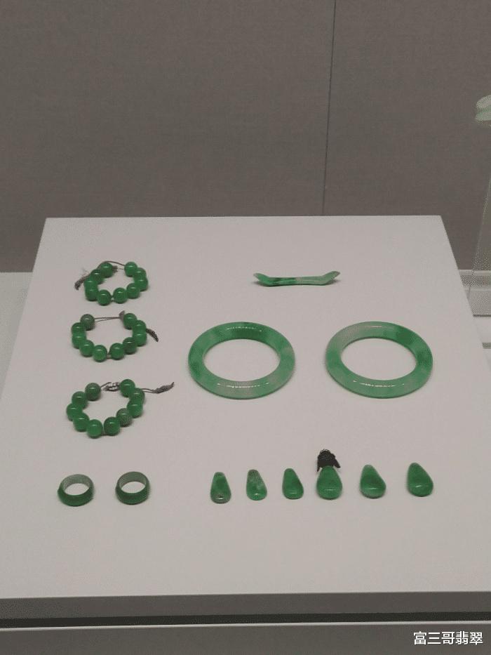 翡翠|「吴中博物馆」珍藏的整套晚清翡翠,打破大众对老翡翠的固有认知
