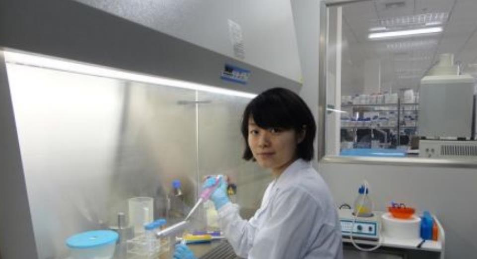 王延轶|她22岁嫁大15岁老师,火箭式升至正厅级,后因“双黄连”事件遭疑