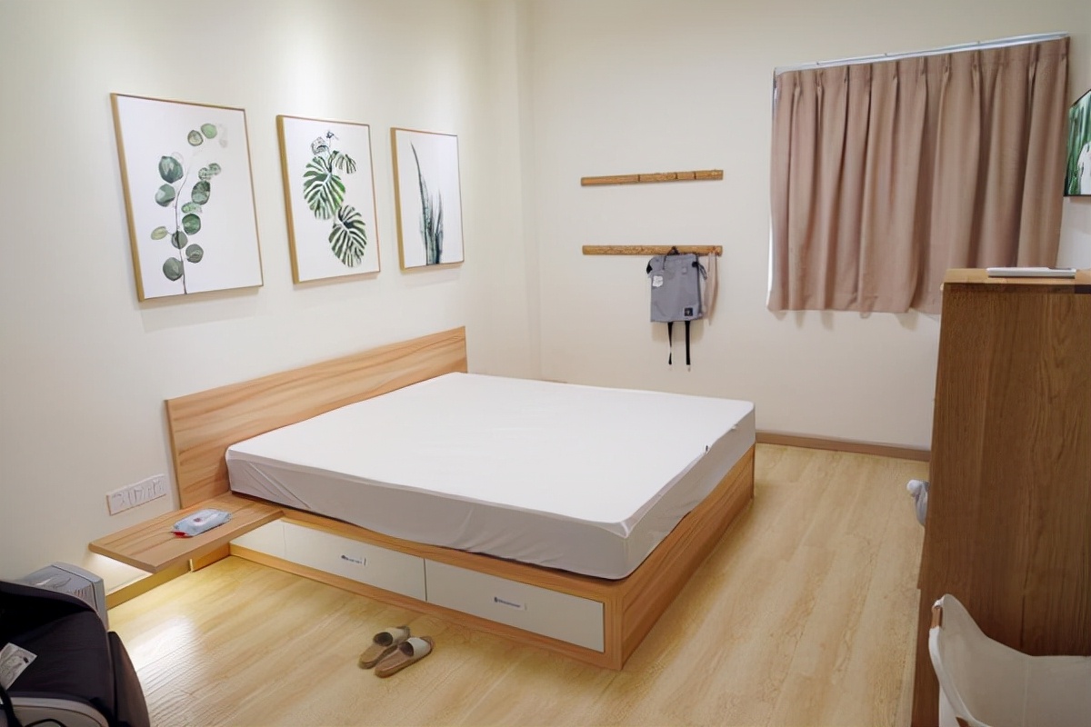 晒晒我的新家,特别是我家餐厅,老婆很喜欢