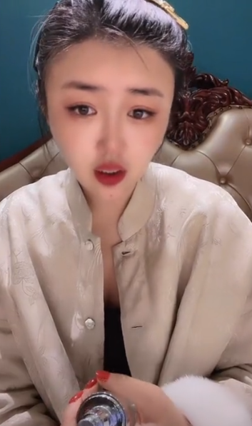 带货|果然，娇娇开始直播带货了！