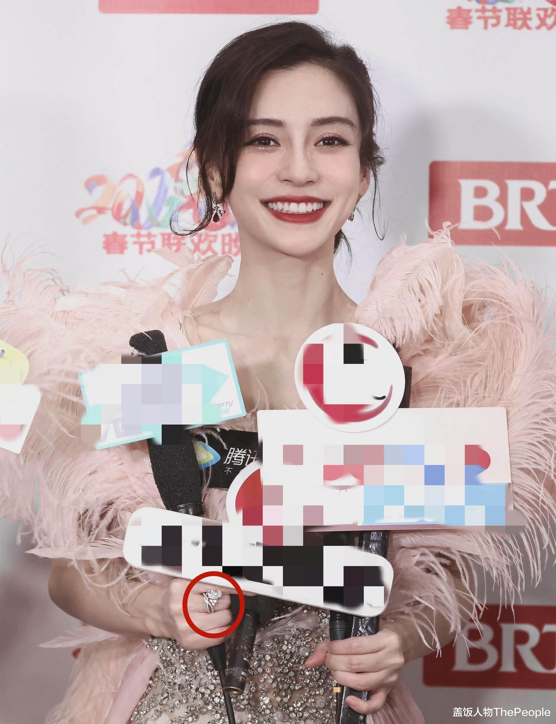 杨紫|北京春晚路透:王鸥像大白菜、李沁生图显老,AB戴婚戒破婚变传闻