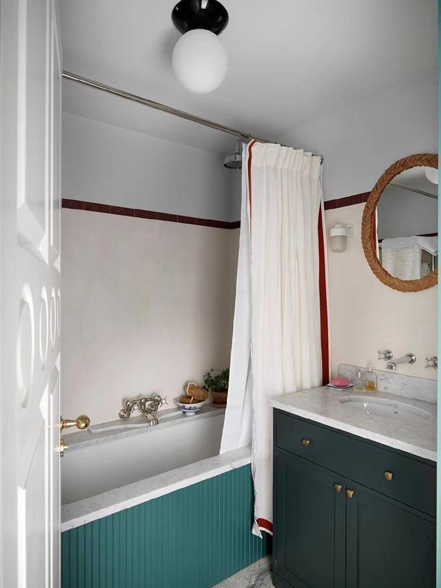 她翻新的伦敦老房子,用缤纷色彩来混搭,每一个空间都非常耀眼