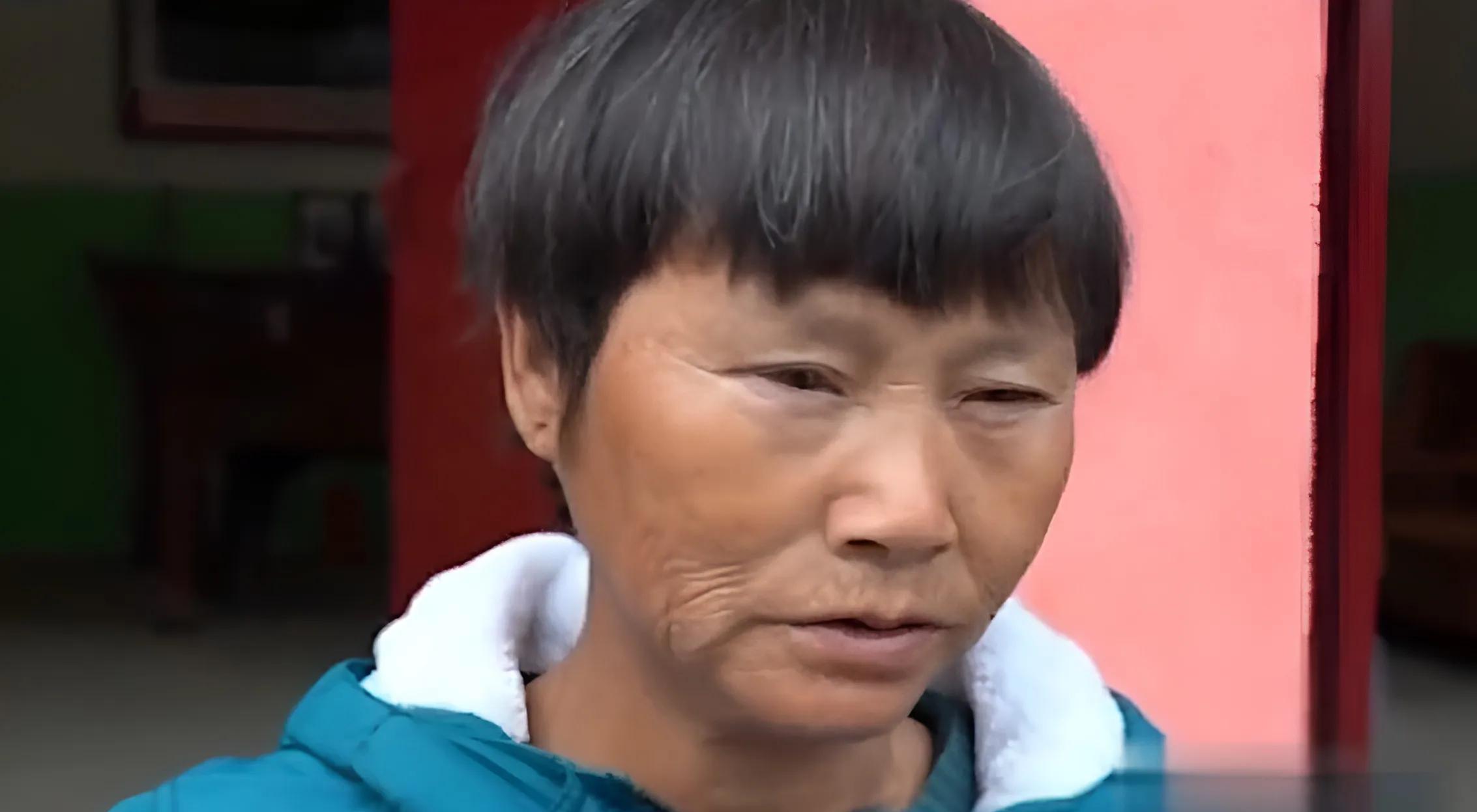 女子抛下3岁儿子跟富商私奔,26年后请求儿子原谅,儿子:不想见