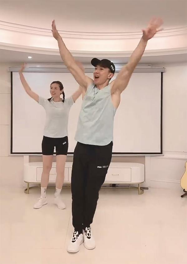刘畊宏|刘畊宏出新操啦！牛仔很忙健身操送给大家，网友：手忙脚也忙