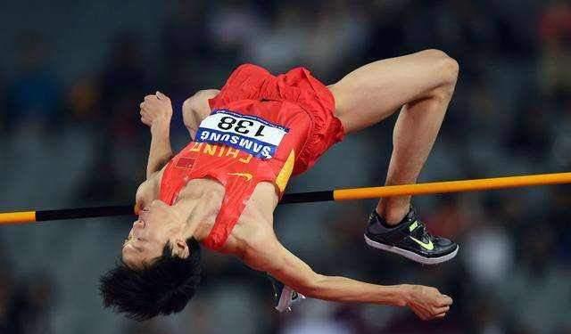 張國偉|網(wǎng)紅名將張國偉：2878萬粉絲，卻說絕不直播帶貨，宣布復出為信仰