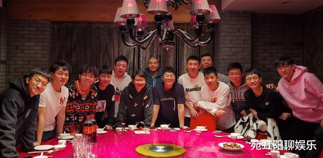 郭霄汉|德云社郭霄汉深夜发文,却被粉丝和同行调侃,评论区画风集体跑偏