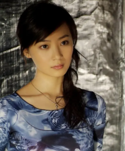 曲栅栅|男友被拘留曲栅栅不离不弃，释放后结婚成为家里的顶梁柱