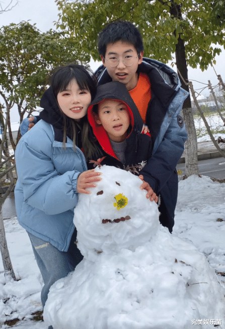 林峰|孙悦晒孙卓“变性”特效视频，网友：爷儿4个长的一个样