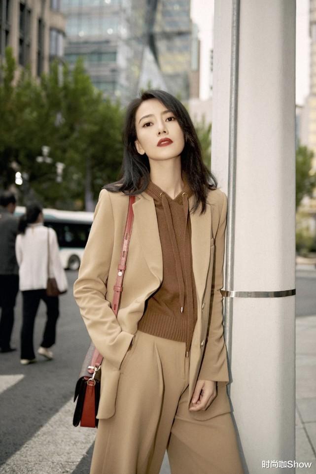 高圆圆的私服太美了，简约也能很高级，不愧是穿搭典范