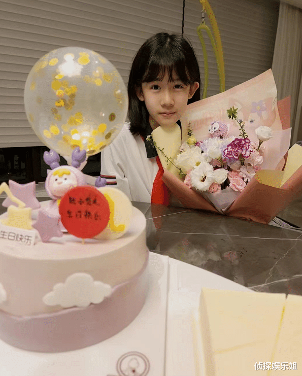 贝儿|陆毅低调为大女儿庆生,14岁贝儿颜值高像爸爸,个头已近一米七