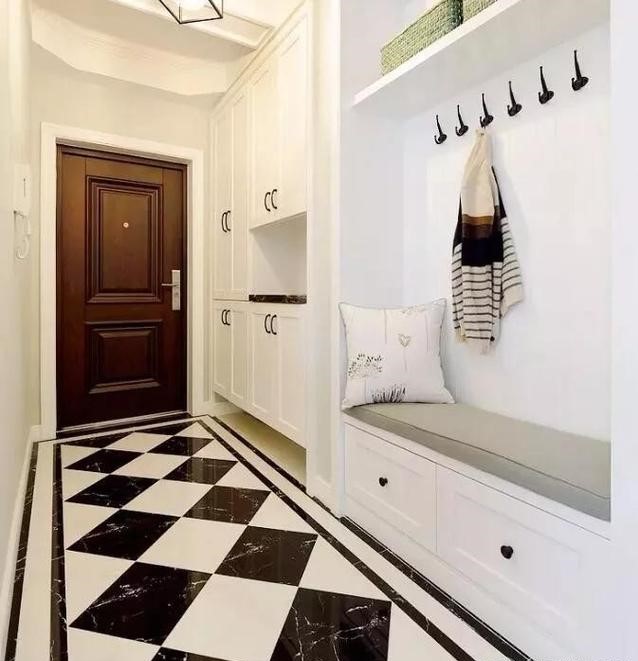 进门只放个成品鞋柜,浪费又难看,这样装一个柜子超好用