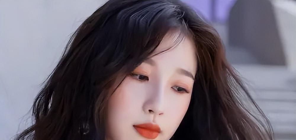 王嘉尔|小八卦，虞书欣，杨超越，王嘉尔，张艺兴