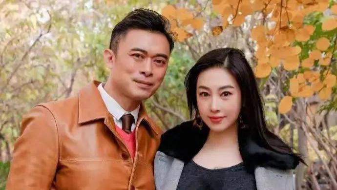 樊少皇|樊少皇纪念日官宣离婚？妻子贾晓晨发文喊话给个解释！