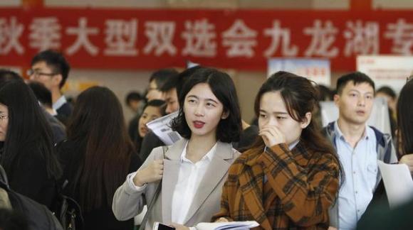 |教育局招聘251名教师,提供事业编制,专科学历即可报名!