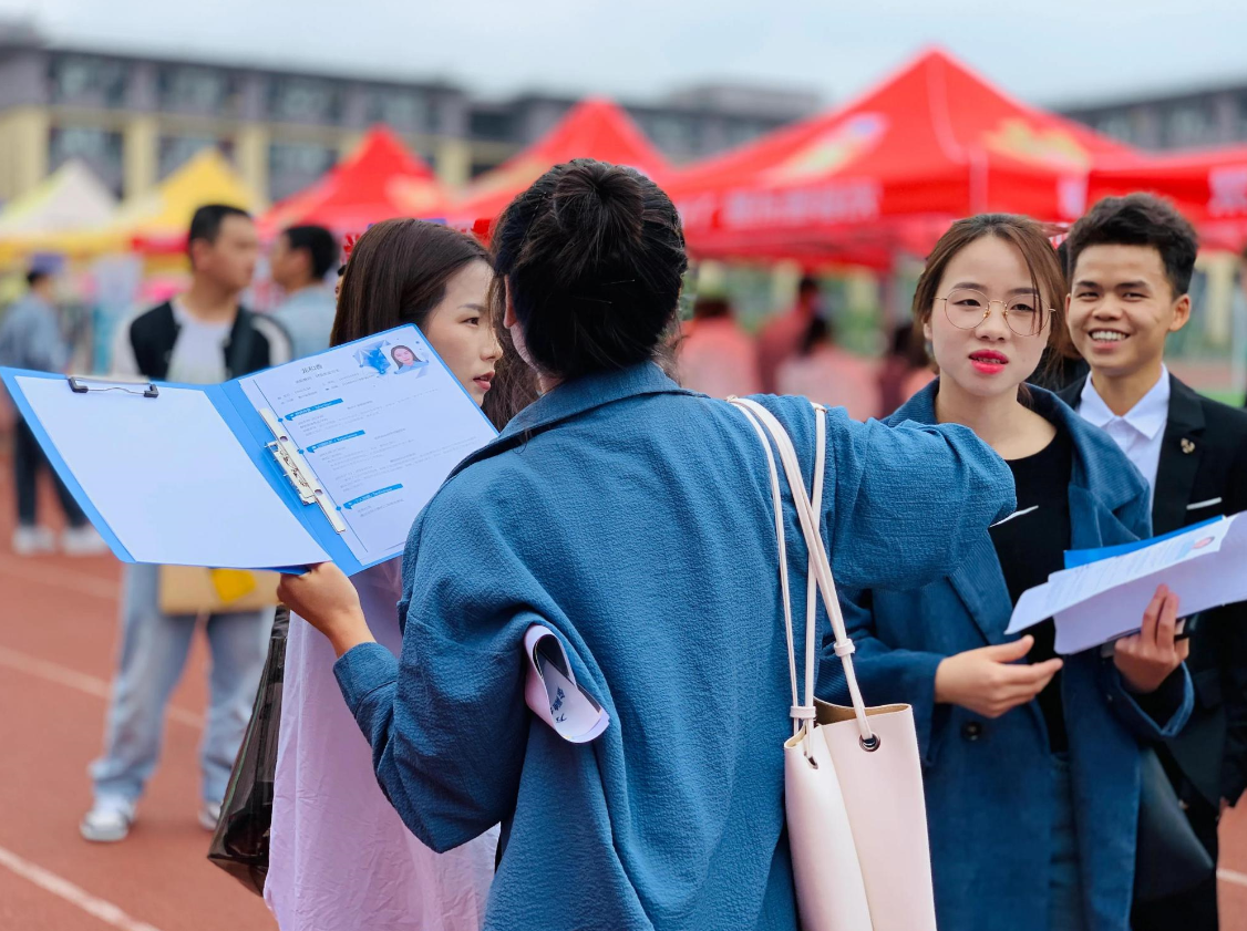 |“你可真敢开口要”!二本生期望薪资6000+,被面试官直接开怼