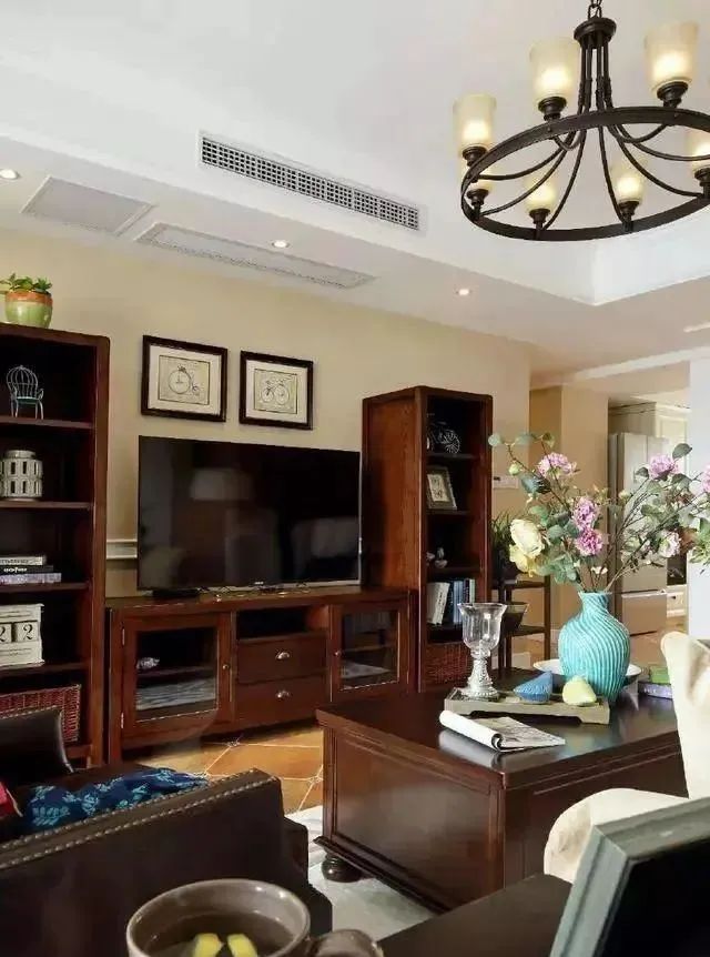 124平美式三室两厅,装修花了28万,客厅漂亮极了,以后照着装!