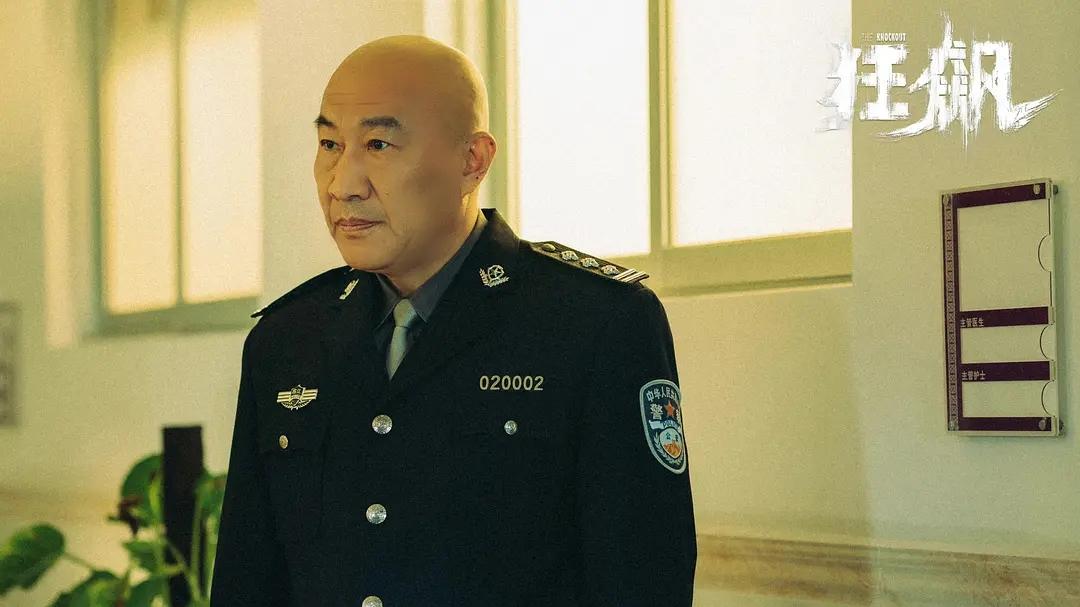 贾斯汀·比伯|因《狂飙》火爆的张颂文,终于等来来央媒点名,为何人民网只夸两人!