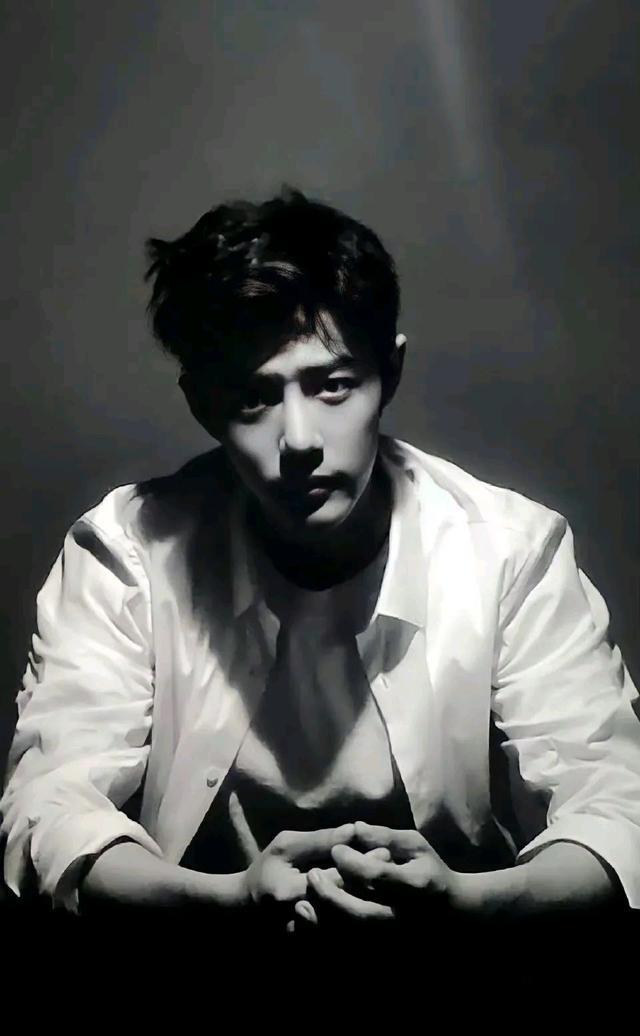 肖战|肖战不让自己松懈下来,保持最好的状态是对观众最大的尊重!