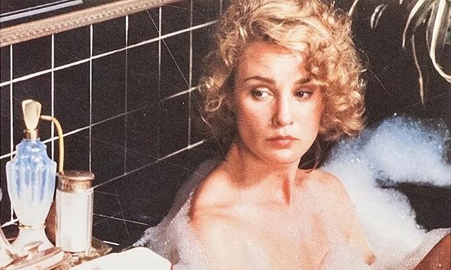 爱奇艺|好莱坞最惨女明星:被亲妈送进疯人院,切除脑白质,20美元睡一次