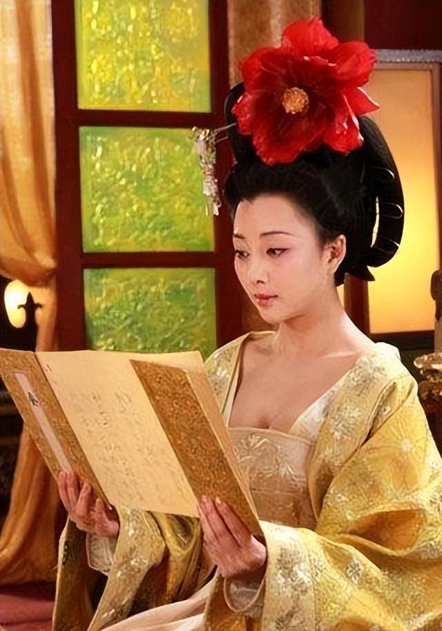 迪丽热巴|22位簪花美人!热巴、赵丽颖、刘晓庆,哪一个更让你心动?