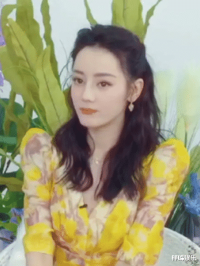 李晓峰|刘恺威和李晓峰甜蜜散步被拍，杨幂遭到吐槽，王源迪丽热巴参加新综艺