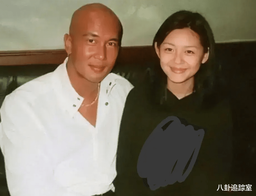 大S|大S再塌房！接新代言暴露野心，面对采访口无遮拦，疑精神出问题