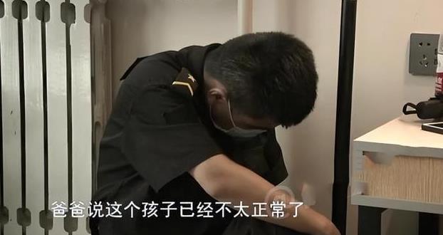 29岁小伙恋上50岁大妈,花61万遭质疑,大妈:难道追我不该花点钱