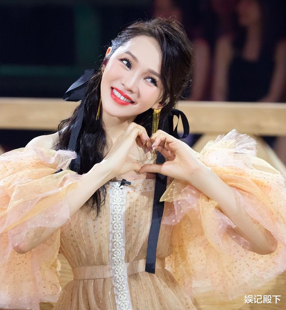 吴琼|六十岁吴琼老到认不出,脸颊凹陷皱纹横生,模样似枯瘦老人!