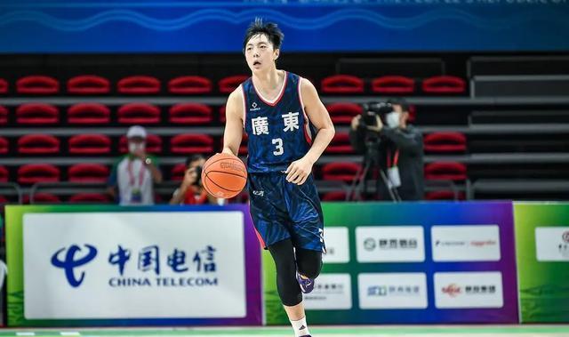 周跃龙|盘点CBA十大后卫都有哪些个人“绝技”？真是一个比一个有特点！