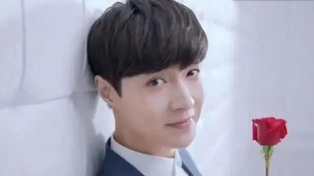 张艺兴|张艺兴塌房？赵露思偷吴磊数据？杨幂学习刘诗诗？文章演出轨男？颖儿翻身？