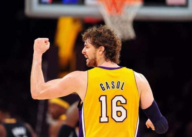 神级补强!盘点NBA改变联盟的十次交易:湖人“打劫”加索尔垫底