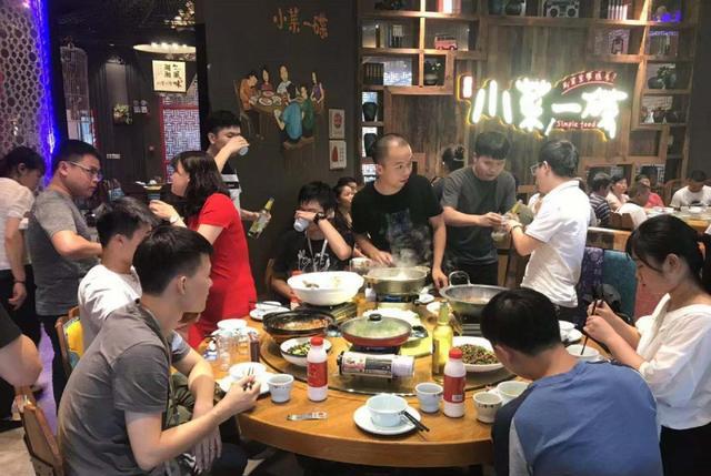 聚餐|与领导聚餐敬酒时，学会这3句术语，让你在职场中更加如鱼得水