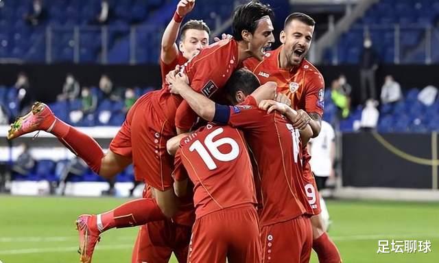 欧洲杯|第92分钟绝杀，1-0！209万人口小国神了，掀翻欧洲杯冠军，举国狂欢