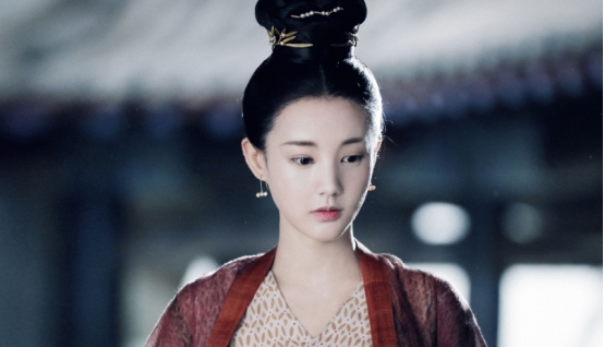 李一桐|李一桐说话时“嘴角总是向下”,真的很奇怪,而且并不是很好看!