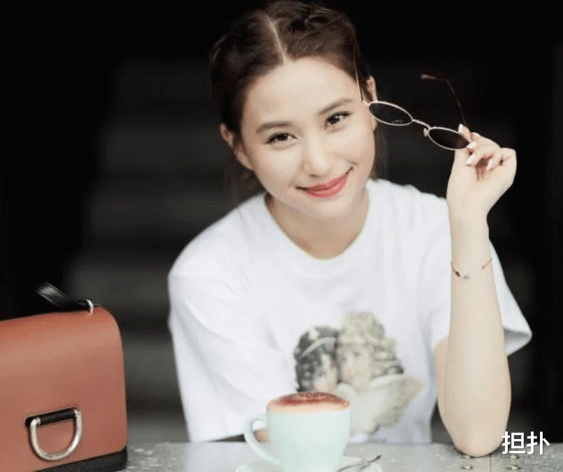 霍启刚|何超莲发文抱怨，霍启刚则鞠躬感谢内地帮香港，郑志刚也借出酒店