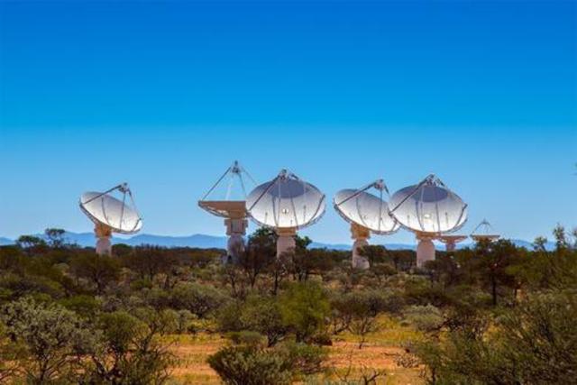 5个外星信号传到地球,太空望远镜的意外发现,揭开20年的谜团