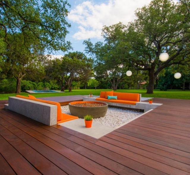 庭院甲板不满铺,这样干就对了!好看、舒适,关键还省材料钱